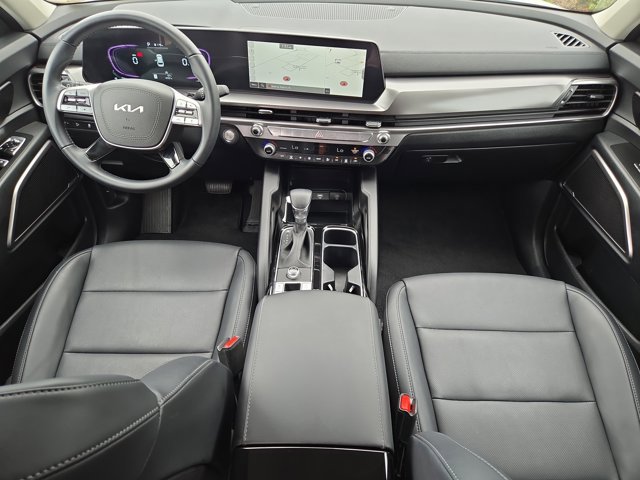Used 2025 Kia Telluride LX FWD image 17