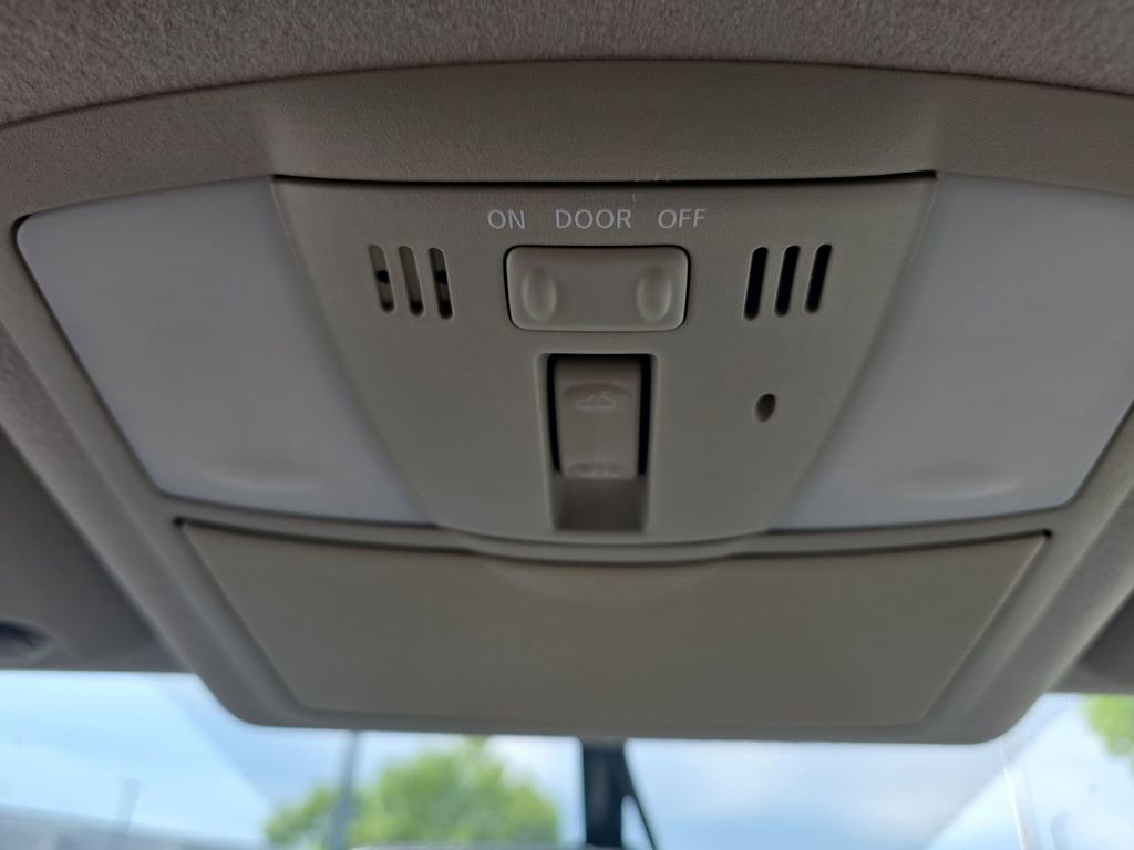 Used 2013 Nissan Rogue SL FWD image 28