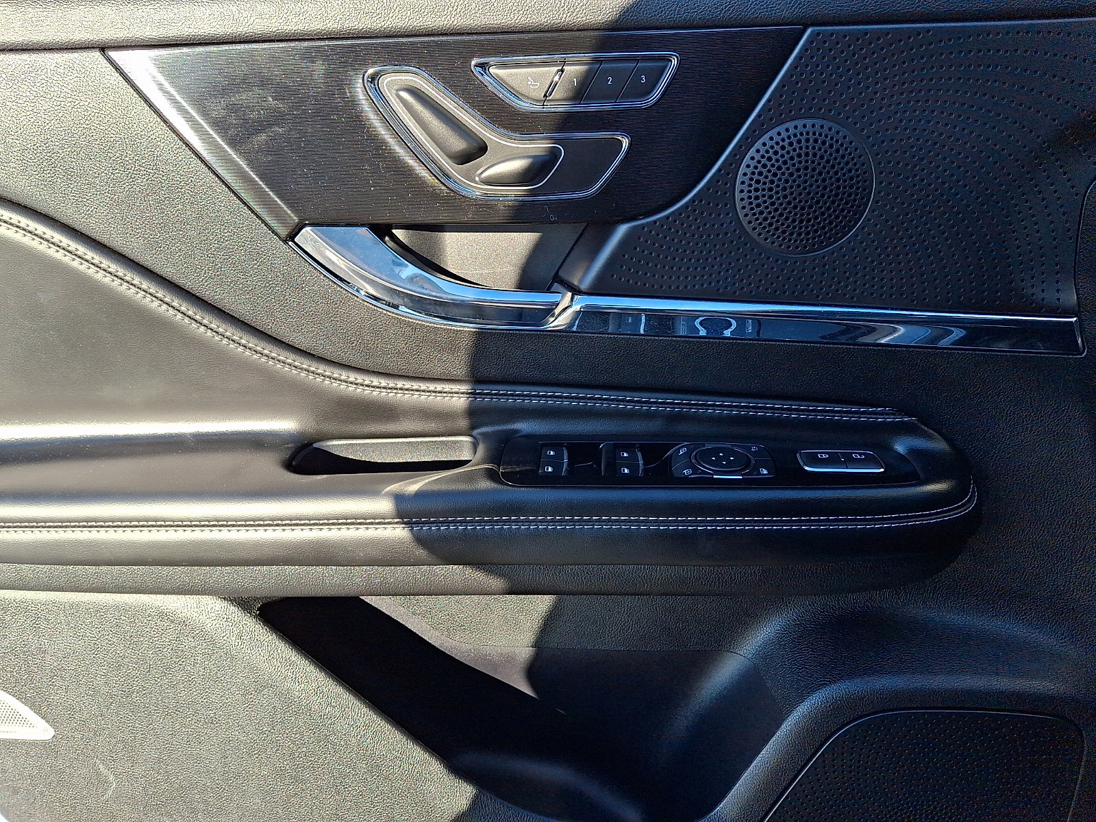 Certified 2023 Lincoln Corsair AWD image 13