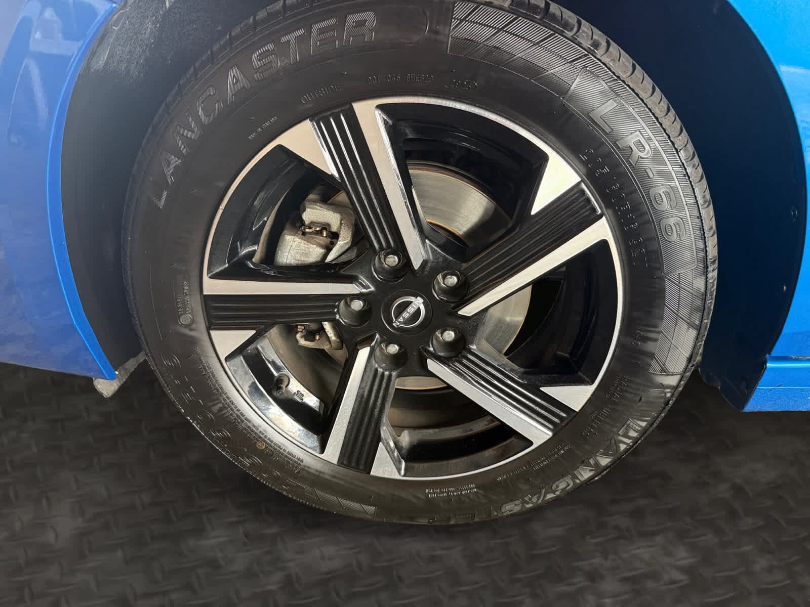 Used 2025 Nissan Sentra SV FWD image 9