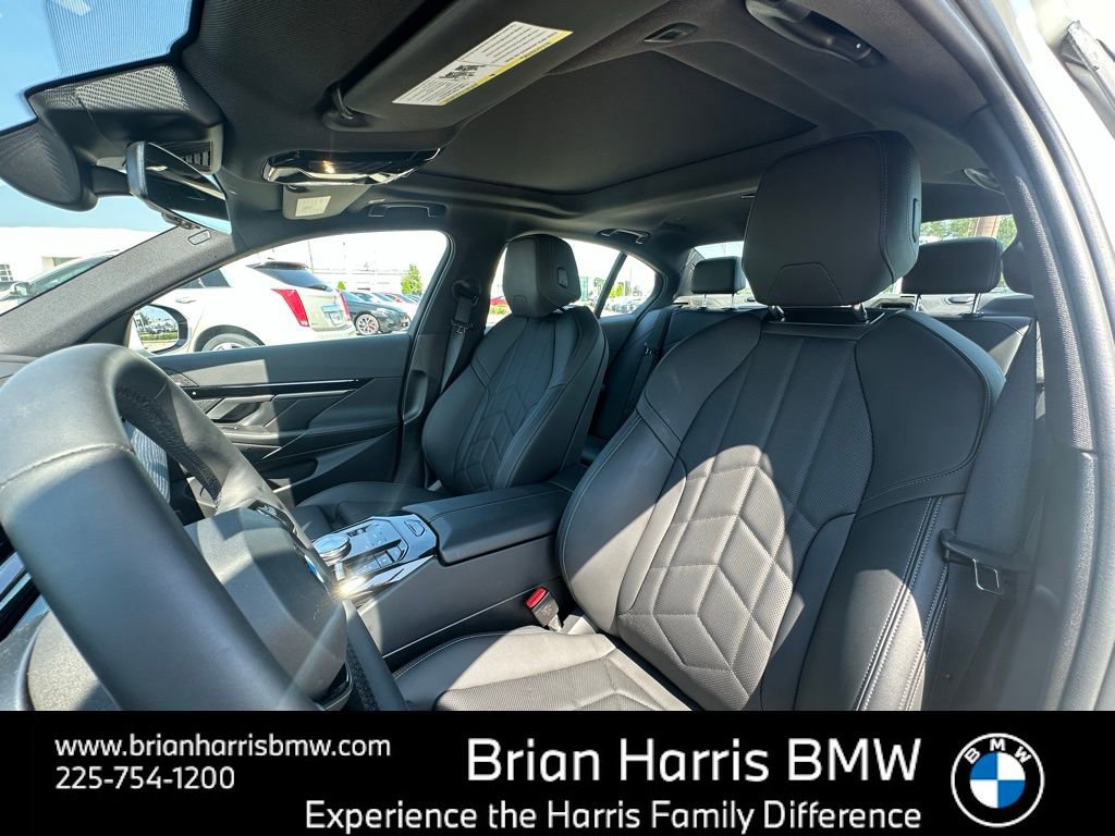 Certified 2025 BMW 530i w/ Premium Package image 13