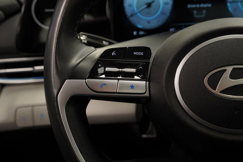 Used 2024 Hyundai Elantra Limited image 38