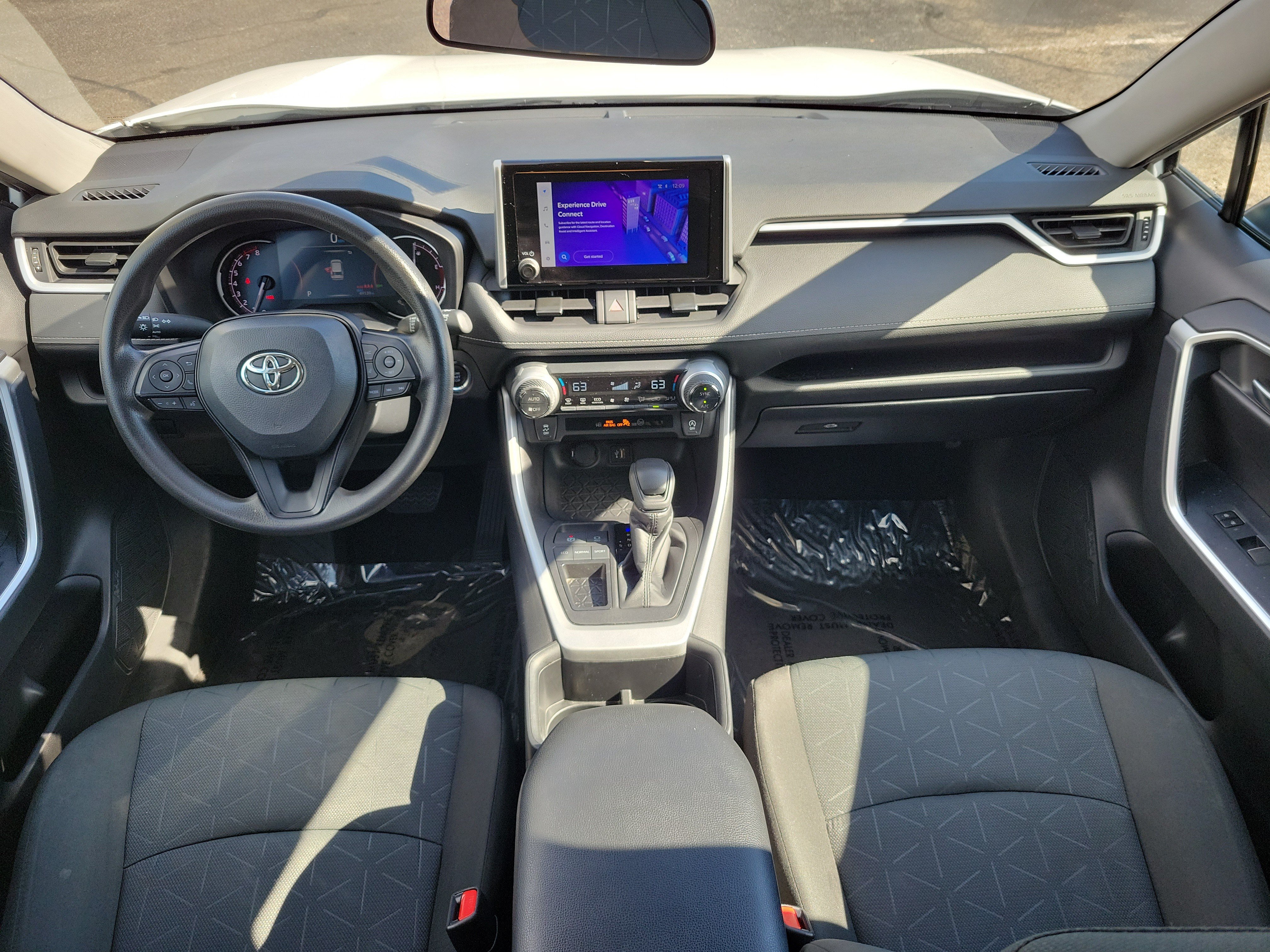 Used 2024 Toyota RAV4 XLE FWD image 10