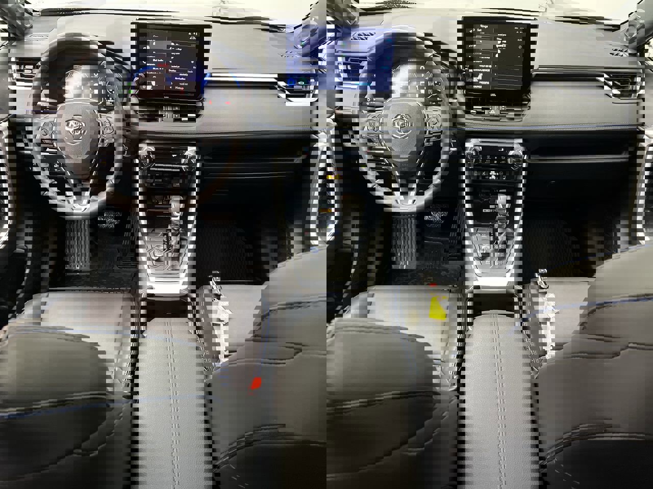 Used 2024 Toyota RAV4 XSE w/ Advanced Technology Package image 4