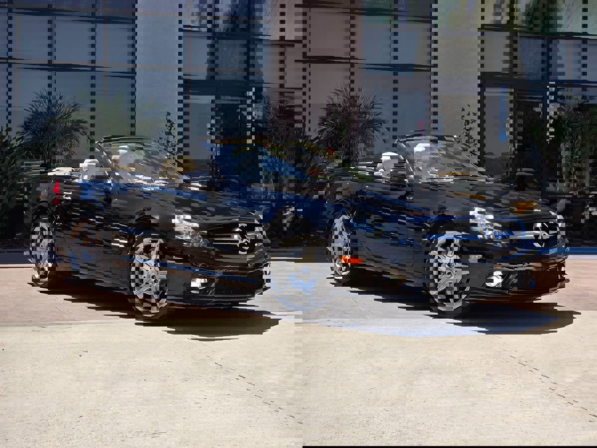 Used 2012 Mercedes-Benz SL 550 image 4