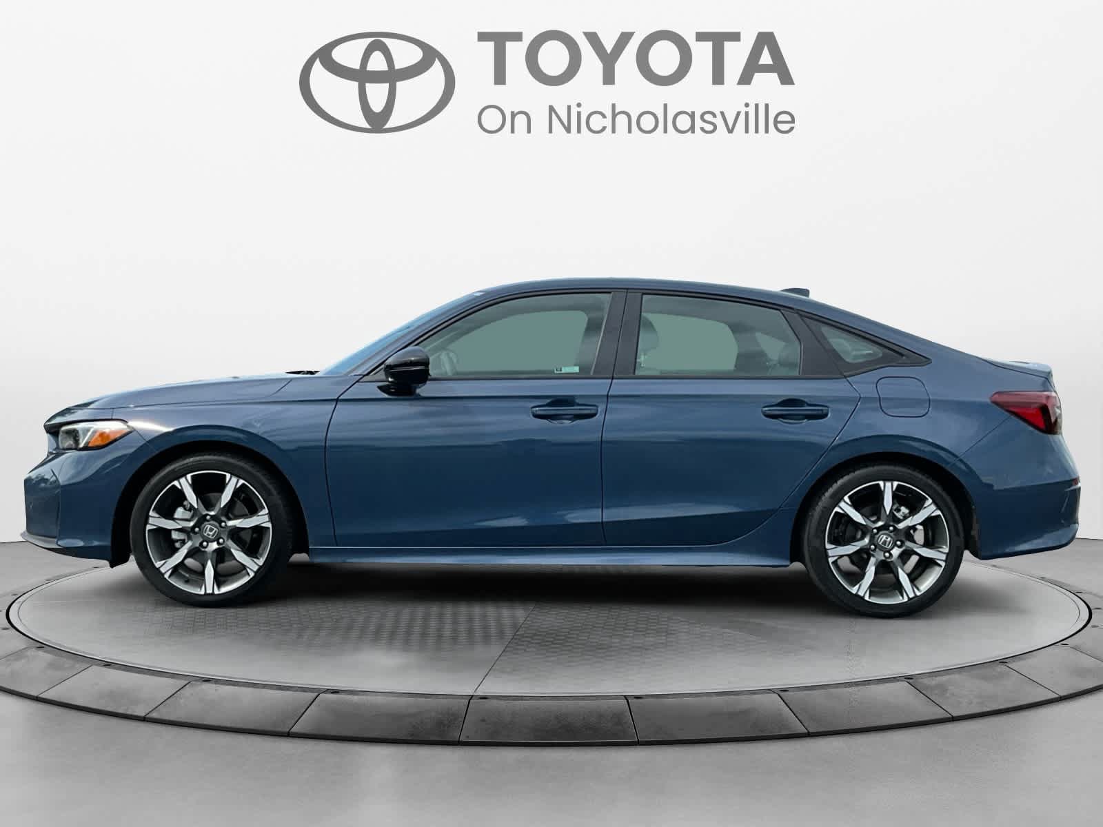 Used 2026 Honda Civic Sport Touring image 2