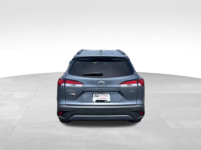 Used 2022 Toyota Corolla Cross LE w/ Moonroof Package image 4