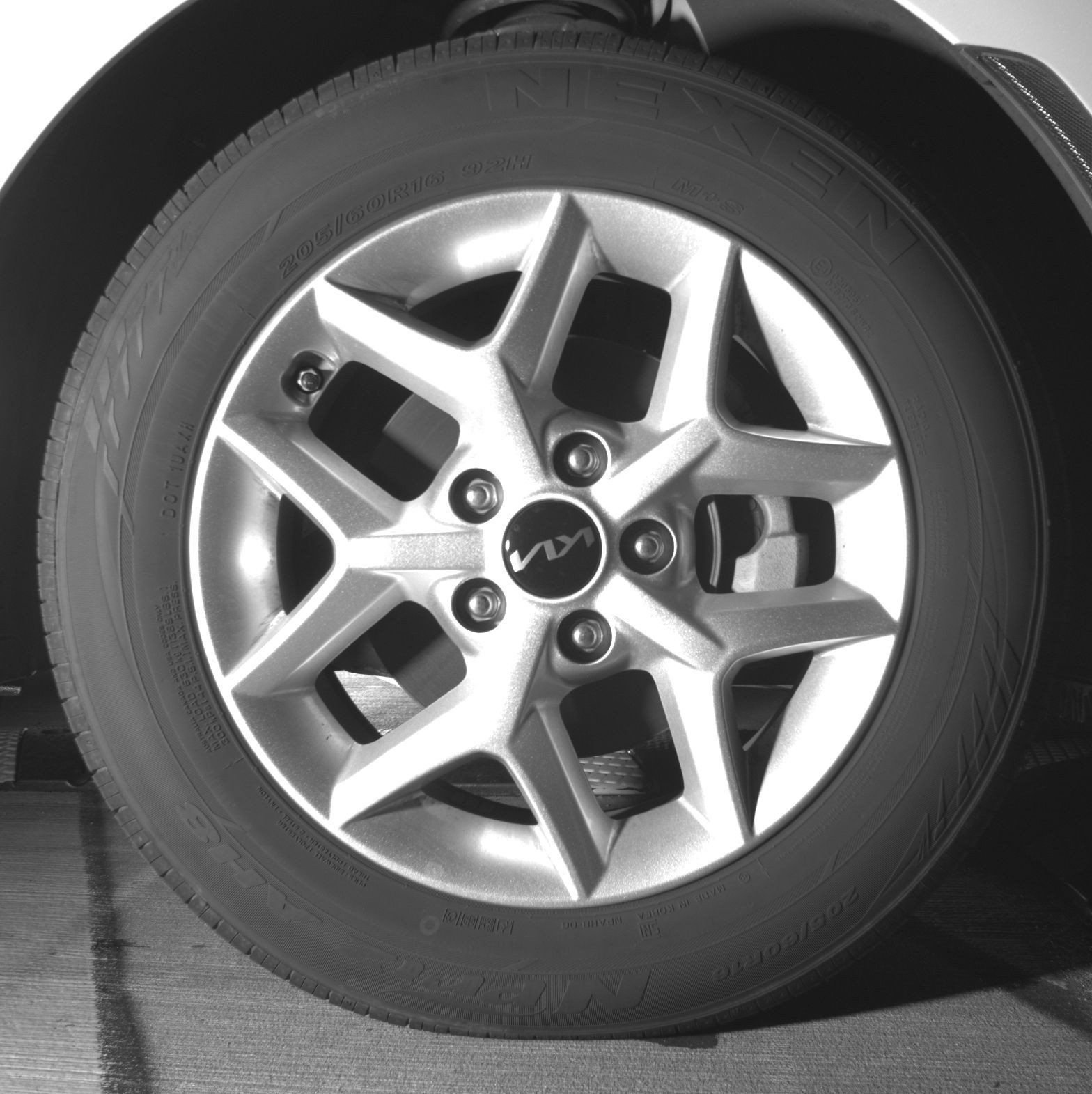 Used 2025 Kia Soul LX w/ LX Technology Package FWD image 16