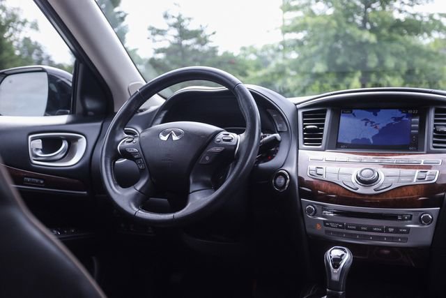 Used 2017 INFINITI QX60 Luxe w/ Deluxe Technology Package AWD/4WD image 16