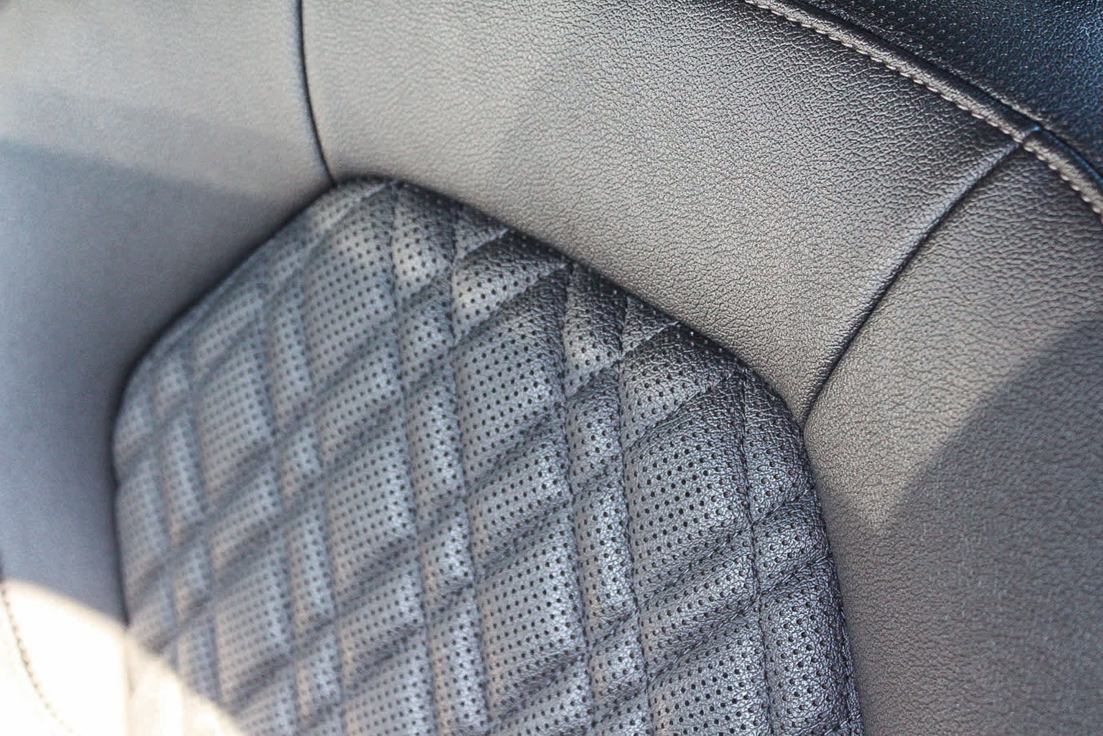 Certified 2023 BMW 530e w/ Convenience Package image 31