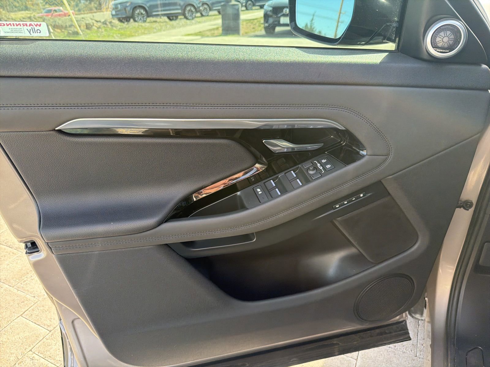 Used 2023 Land Rover Range Rover Evoque R-Dynamic SE image 69