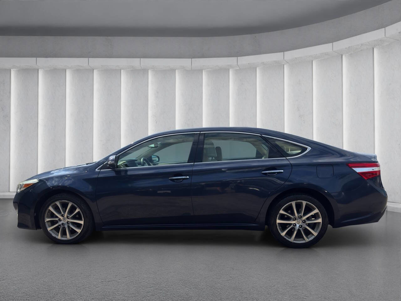 Used 2014 Toyota Avalon XLE Touring image 2