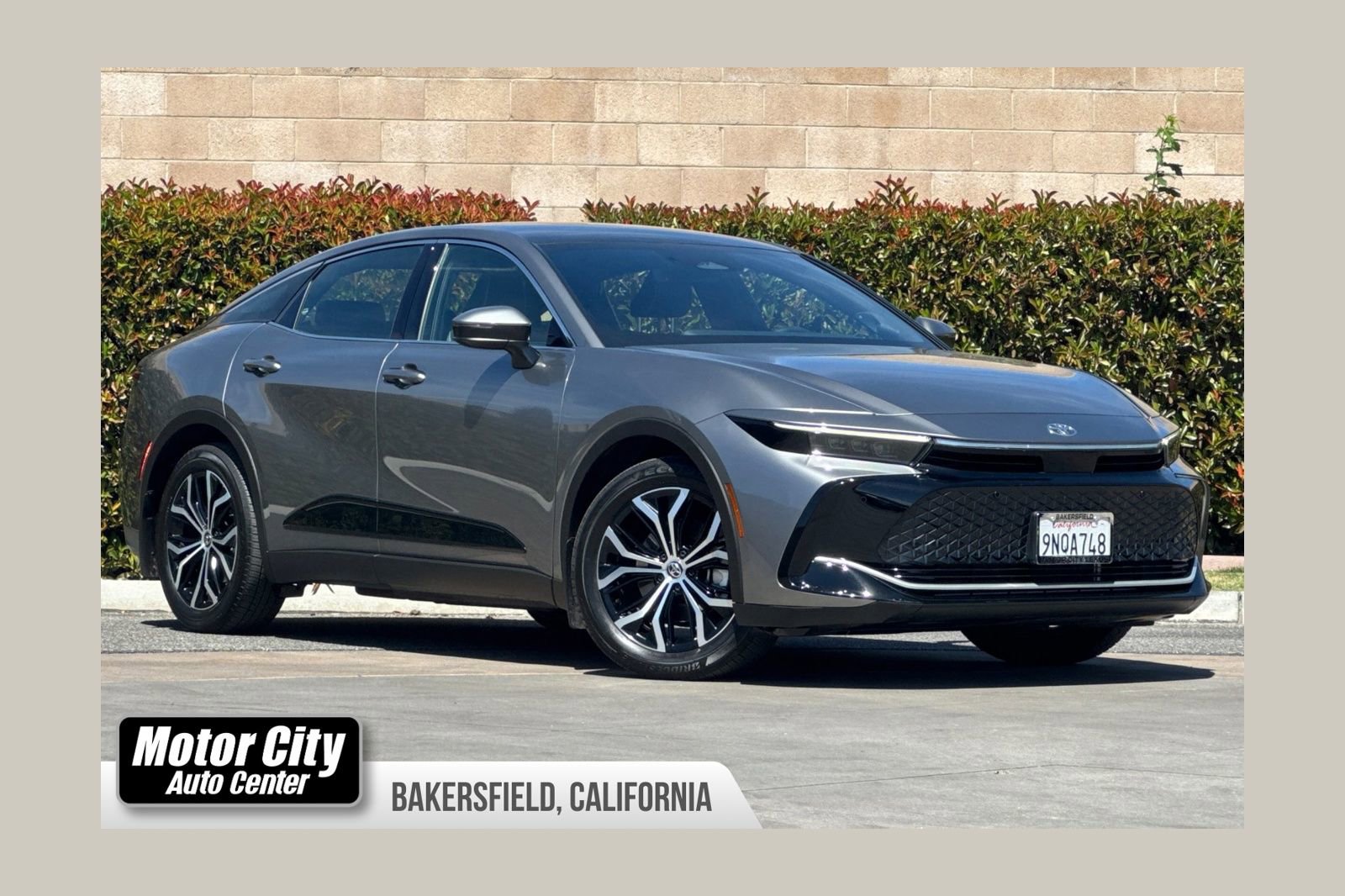 Used 2025 Toyota Crown XLE w/ Carpet Mat Package (TMS) image 1