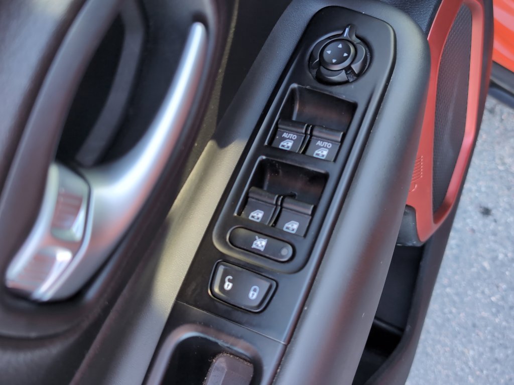 Used 2021 Jeep Renegade Trailhawk image 12