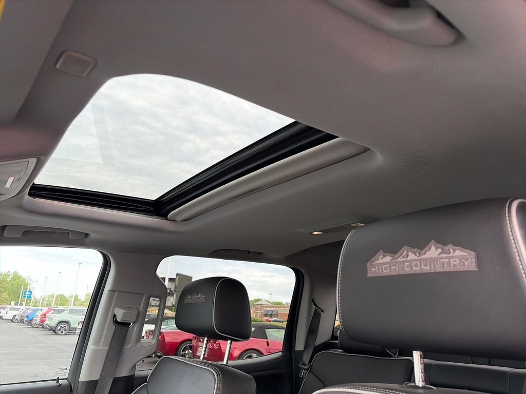 Used 2018 Chevrolet Silverado 1500 High Country AWD/4WD image 31