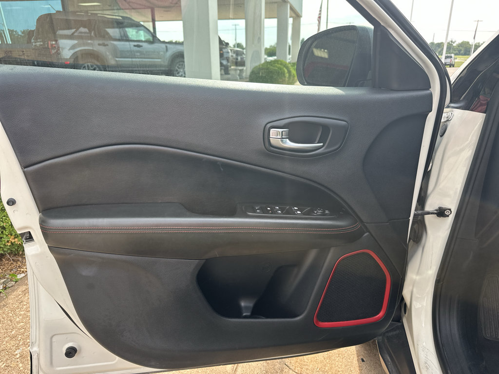 Used 2020 Jeep Compass Trailhawk AWD/4WD image 10