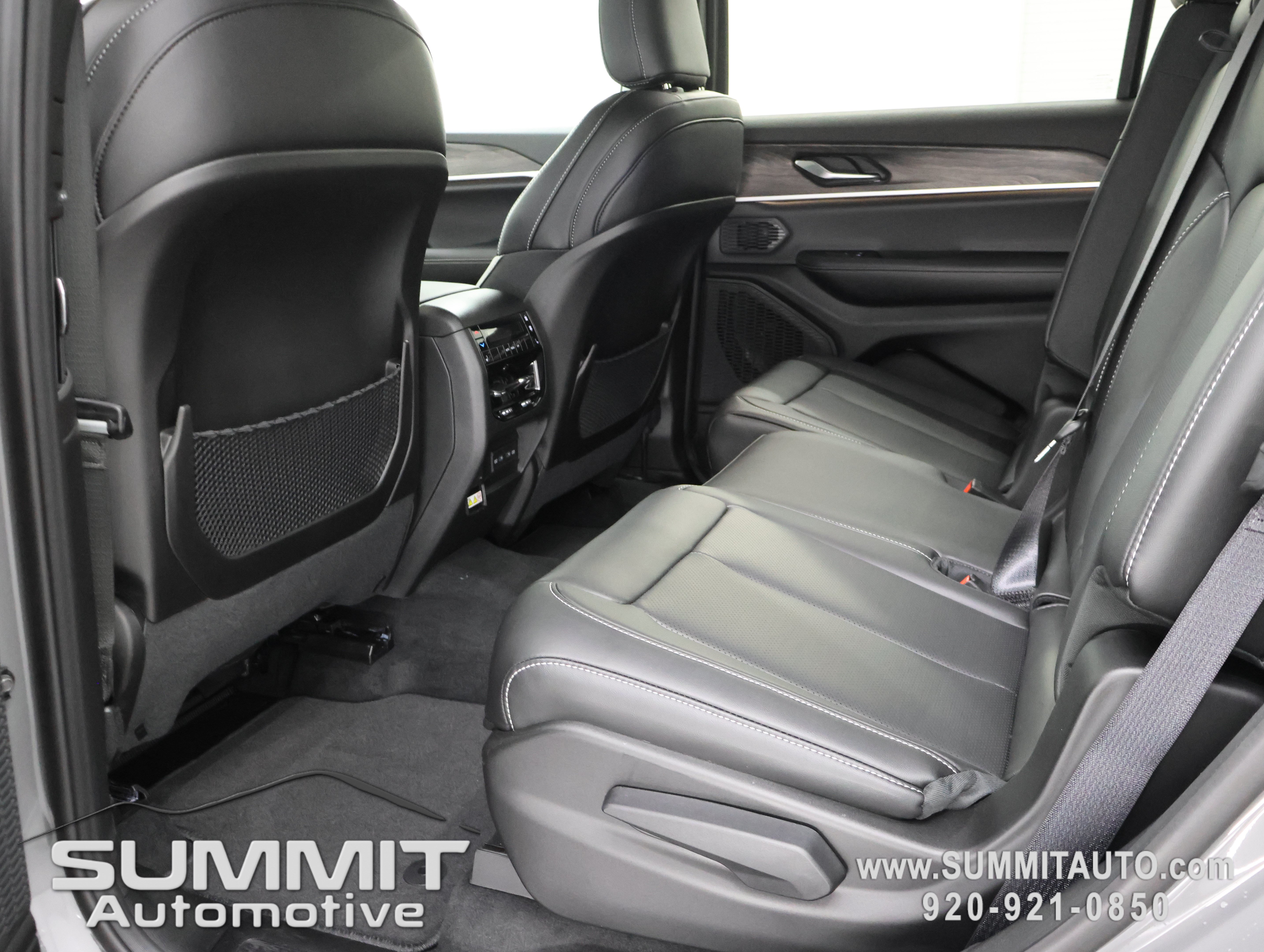 New 2027 Jeep Grand Cherokee L Limited AWD/4WD image 9