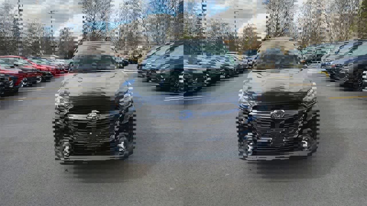 Used 2025 Subaru Outback Premium image 3