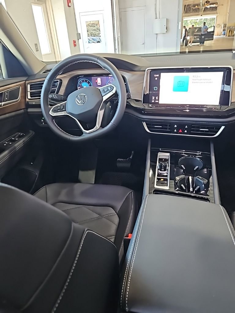 New 2026 Volkswagen Atlas SE image 27