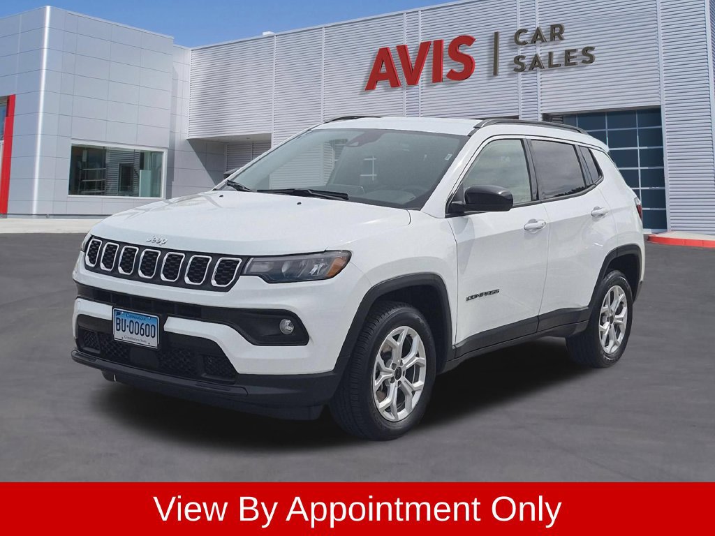 Used 2025 Jeep Compass Latitude AWD/4WD image 1