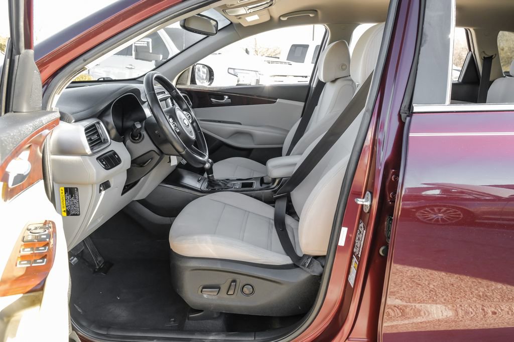 Used 2017 Kia Sorento LX w/ LX Convenience Package image 36