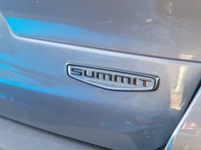 Used 2025 Jeep Grand Cherokee L Summit AWD/4WD image 8