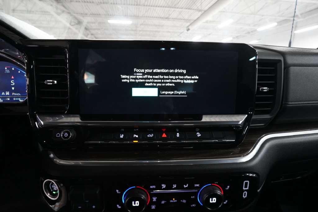 Used 2024 Chevrolet Silverado 2500 LT w/ Midnight Edition AWD/4WD image 6