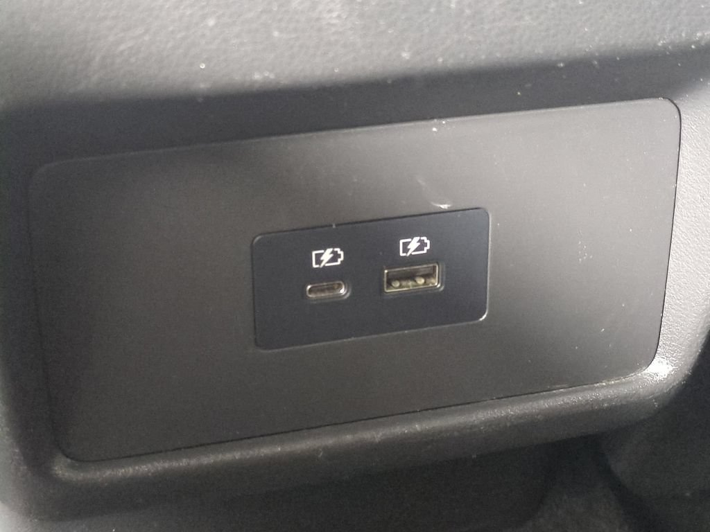 Used 2023 Nissan Rogue SV FWD image 16