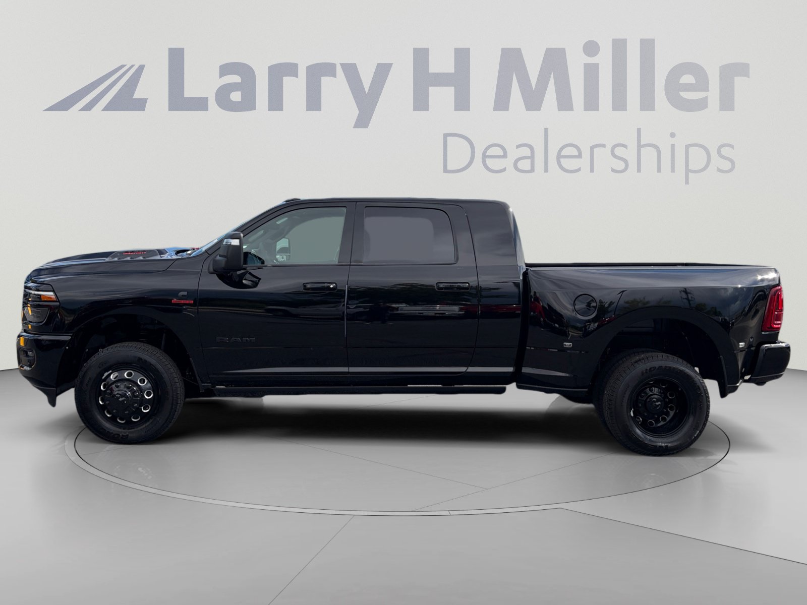 New 2026 RAM 3500 Laramie AWD/4WD image 2