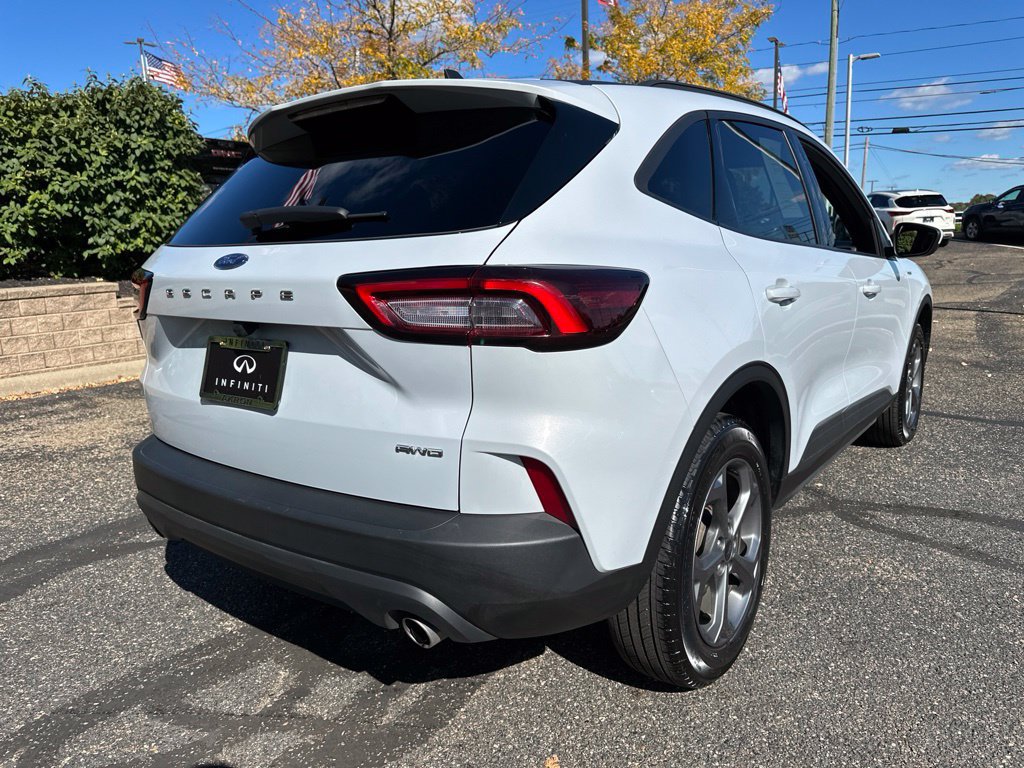 Used 2025 Ford Escape ST-Line Select AWD/4WD image 13