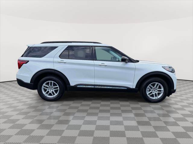 Used 2025 Ford Explorer Active AWD/4WD image 8