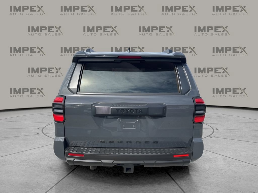 Used 2025 Toyota 4Runner SR5 AWD/4WD image 4