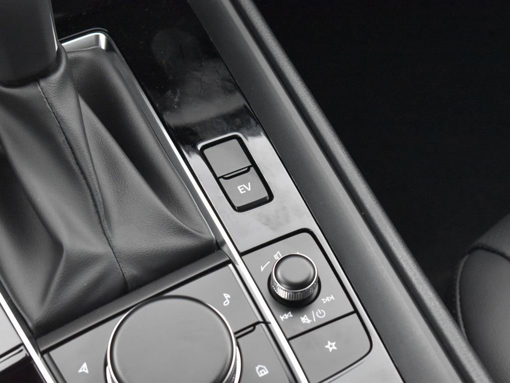 Certified 2025 MAZDA CX-50 2.5 Hybrid w/ Premium Plus Pkg image 22