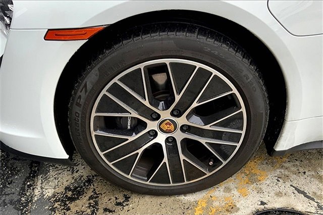 Used 2022 Porsche Taycan image 15