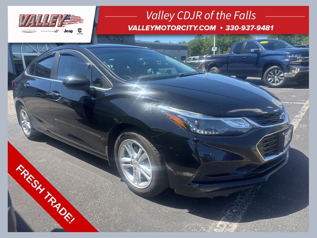 Used 2017 Chevrolet Cruze LT FWD image 1