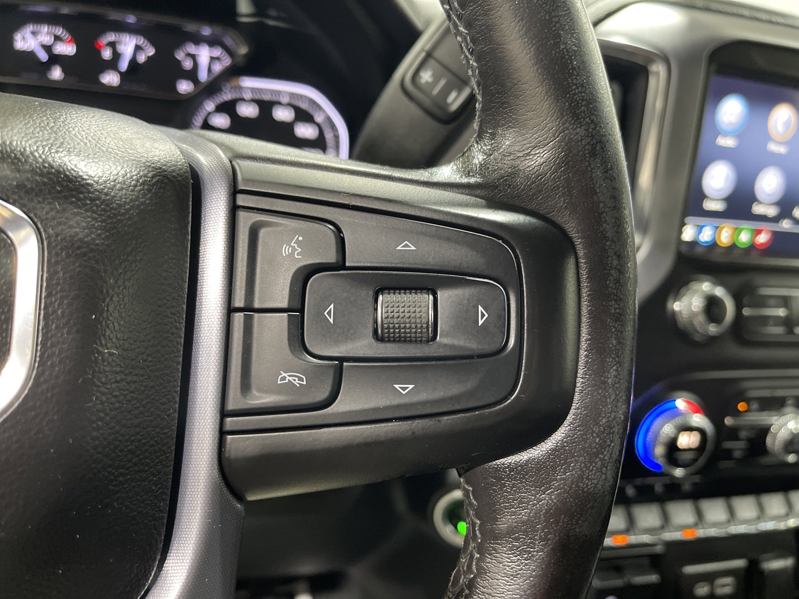 Used 2020 GMC Sierra 1500 SLT w/ SLT Premium Plus Package AWD/4WD image 29