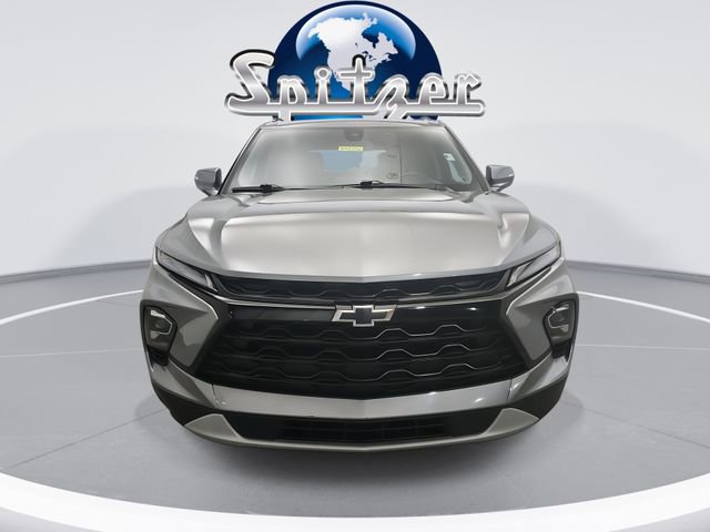 Used 2023 Chevrolet Blazer LT w/ LPO, Black Grille Bar Package image 3
