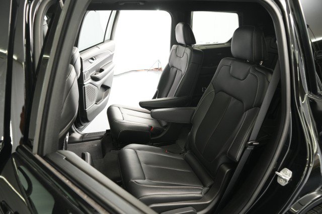 Used 2025 Jeep Grand Cherokee L Limited w/ Luxury Tech Group II AWD/4WD image 59