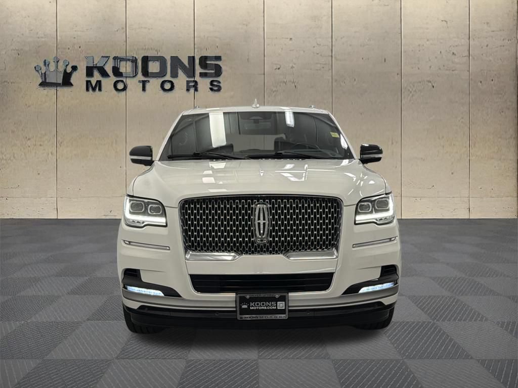 Certified 2023 Lincoln Navigator L Reserve AWD/4WD image 3
