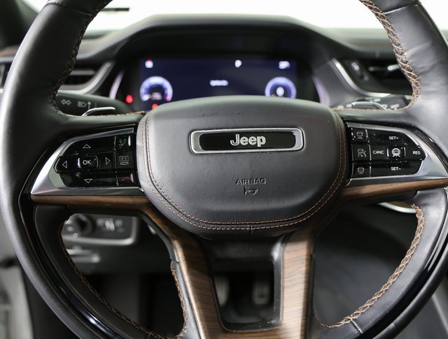 Used 2023 Jeep Grand Cherokee Summit w/ Luxury Tech Group V image 15