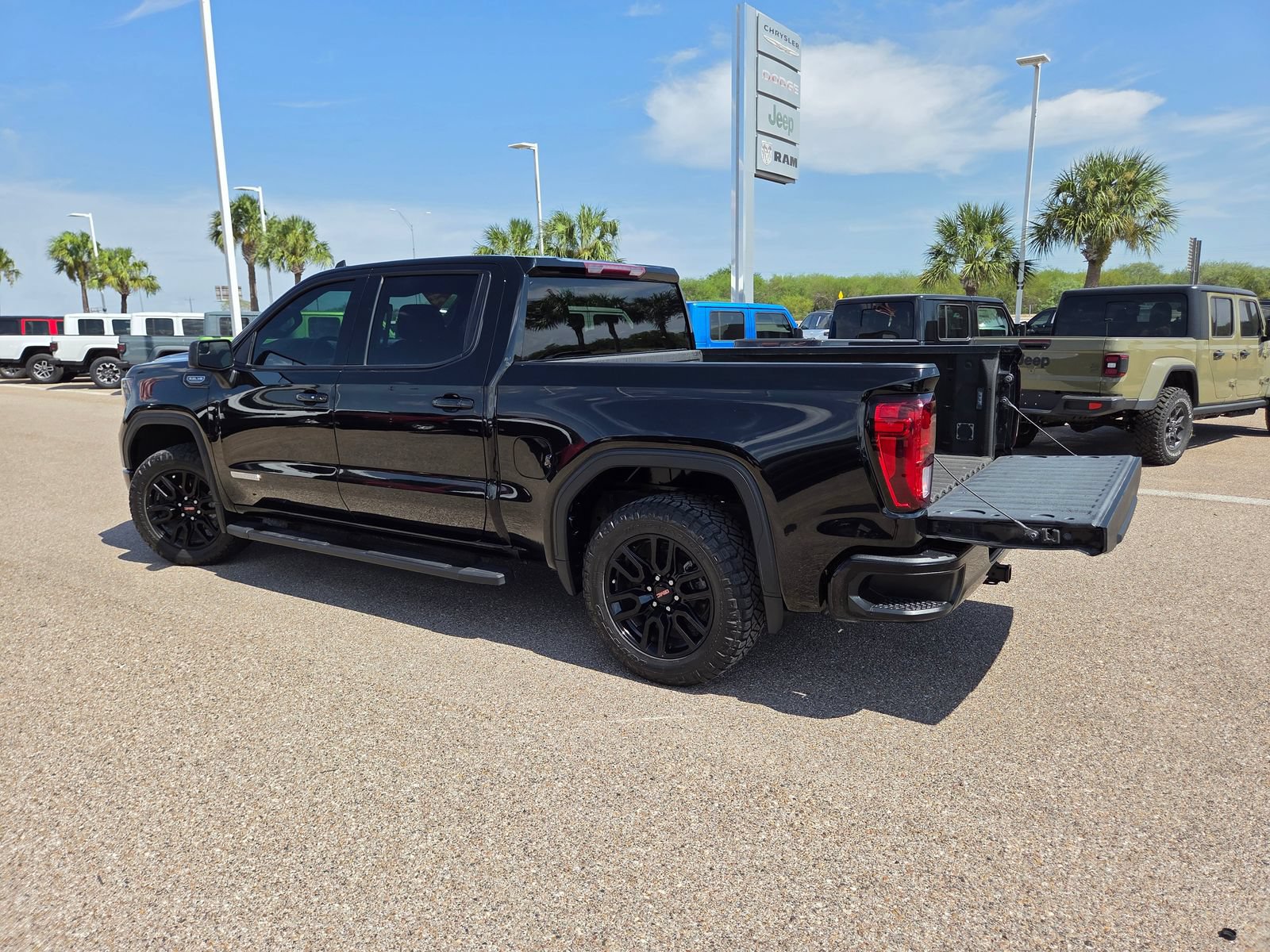 Used 2024 GMC Sierra 1500 Elevation RWD image 6