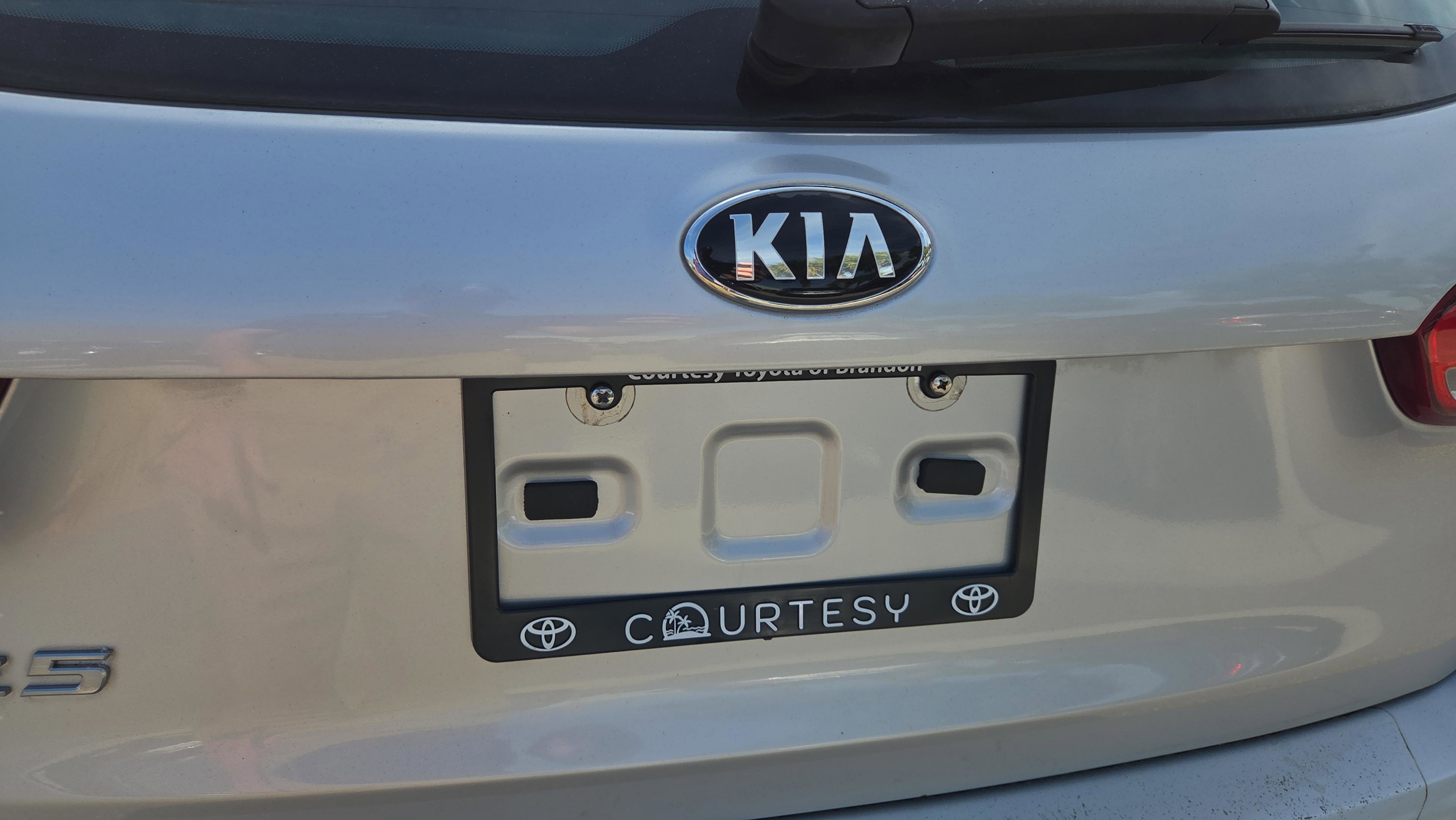 Used 2017 Kia Forte LX image 10