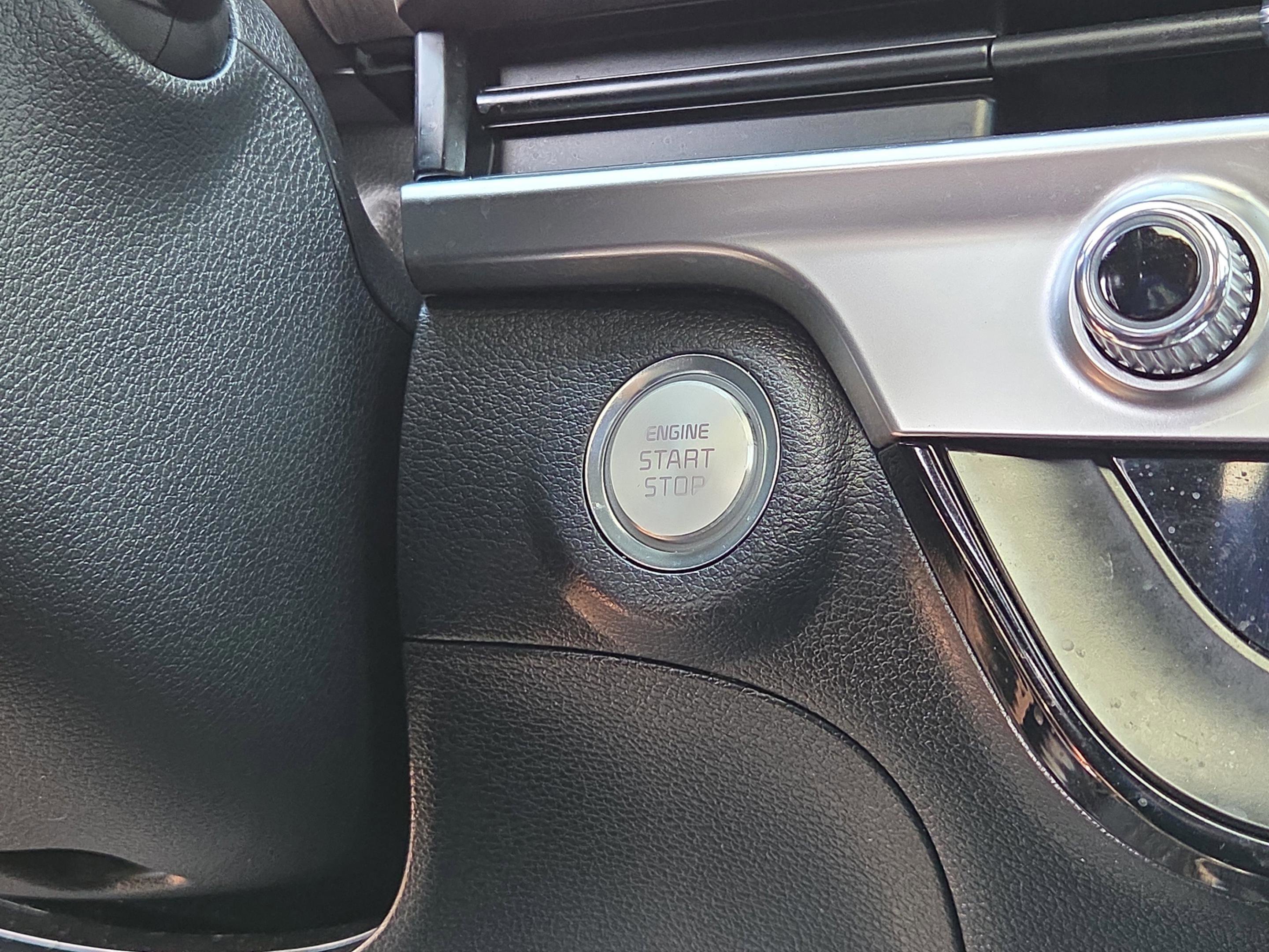 Used 2023 Kia Telluride EX w/ EX Captain's Chair Package image 24