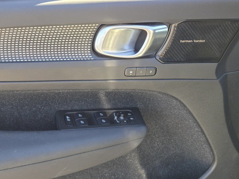 Used 2021 Volvo XC40 P8 Recharge AWD/4WD image 17