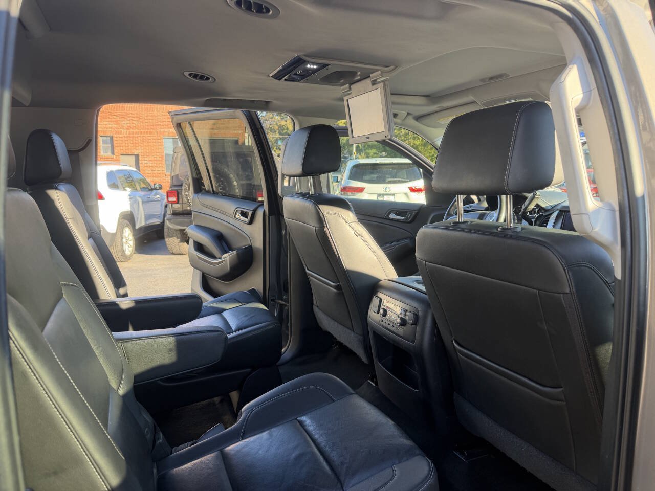 Used 2017 Chevrolet Suburban LT AWD/4WD image 9
