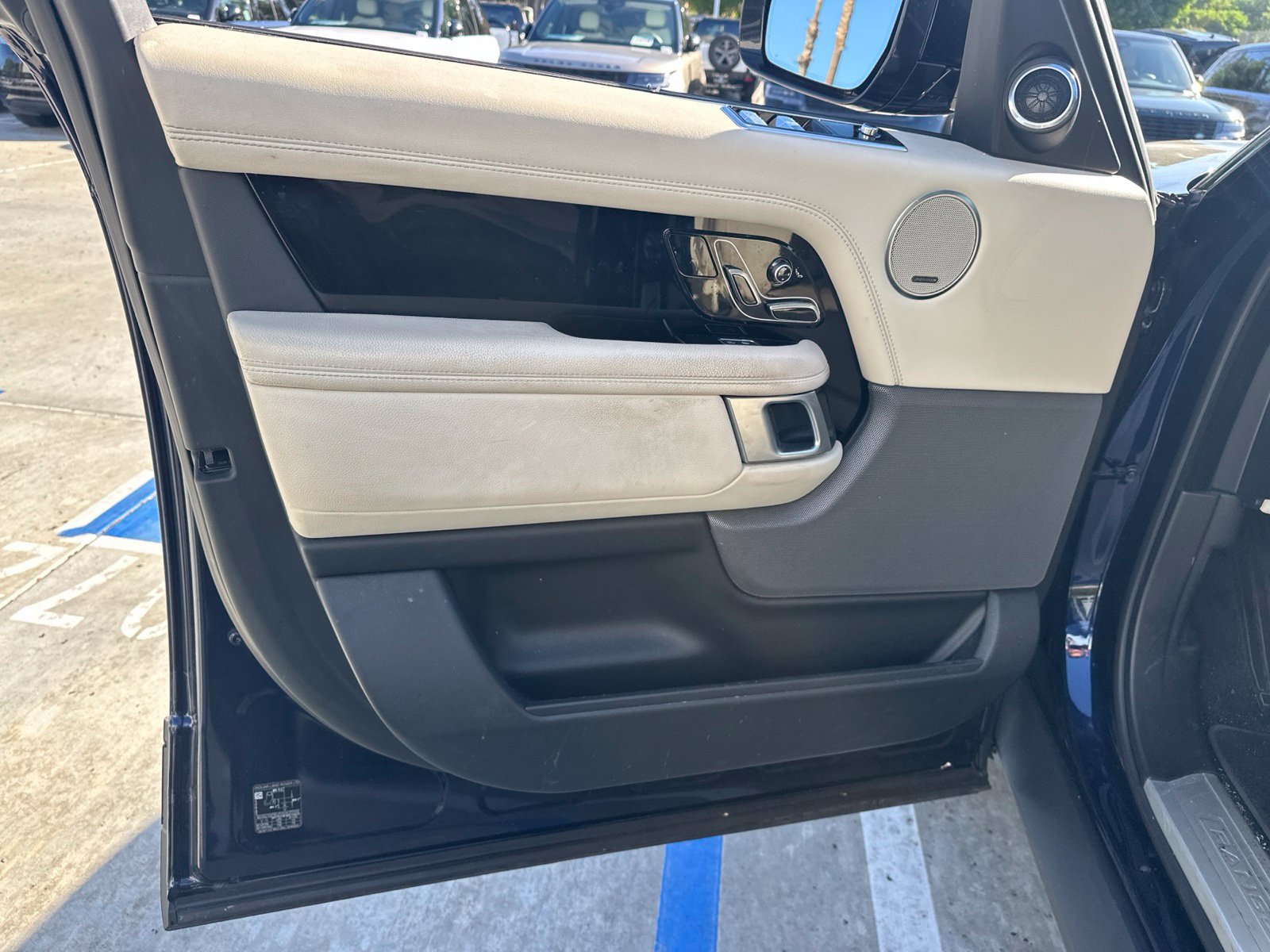 Used 2022 Land Rover Range Rover AWD/4WD image 10