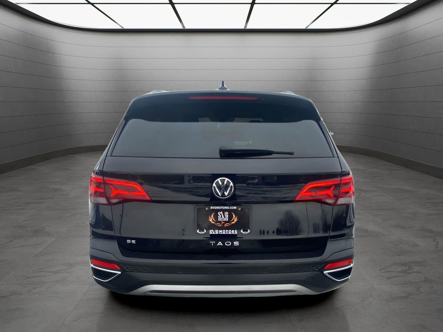 Used 2024 Volkswagen Taos SE image 4