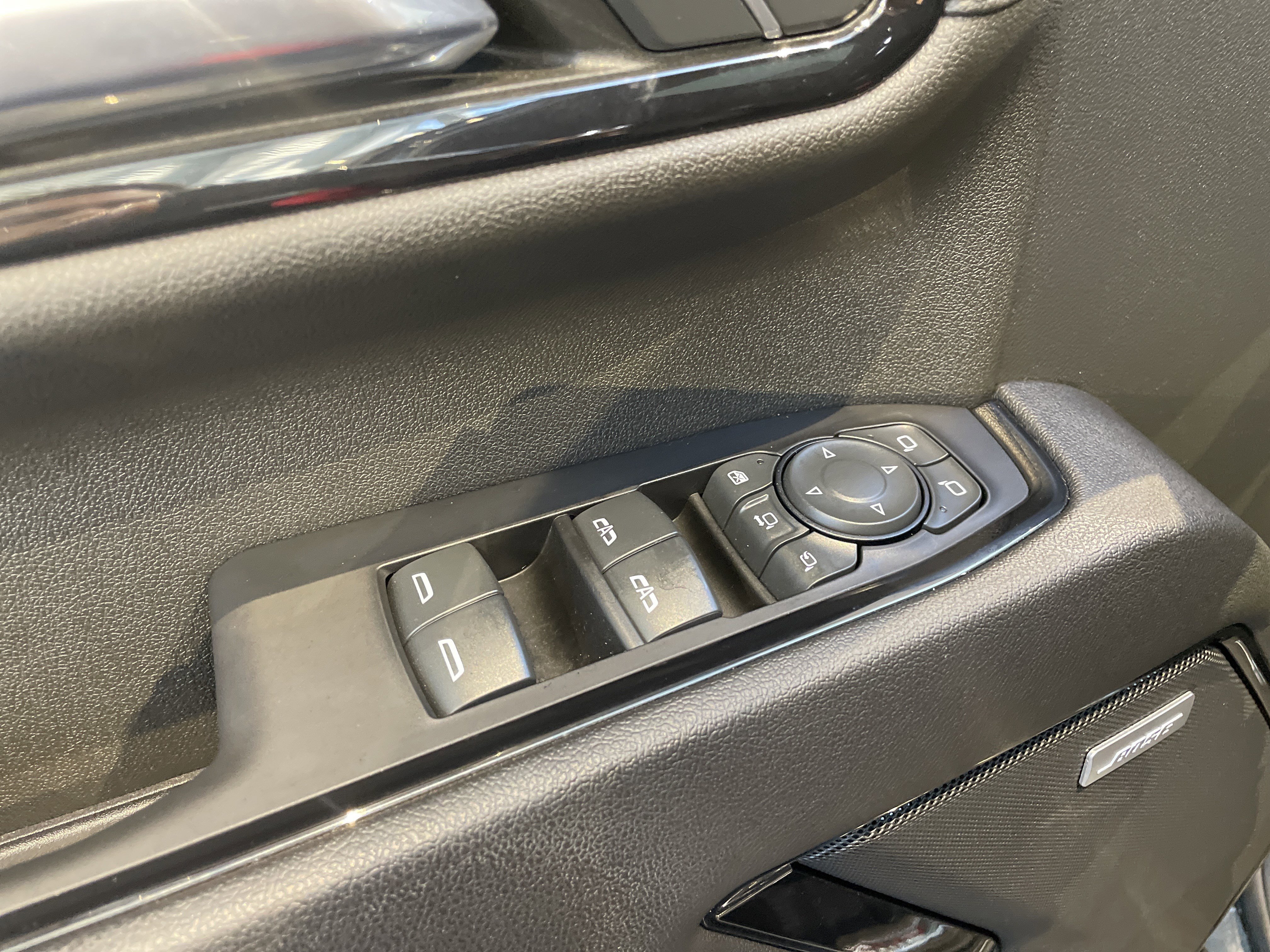 Used 2024 GMC Sierra 2500 AT4 w/ AT4 Premium Plus Package AWD/4WD image 17