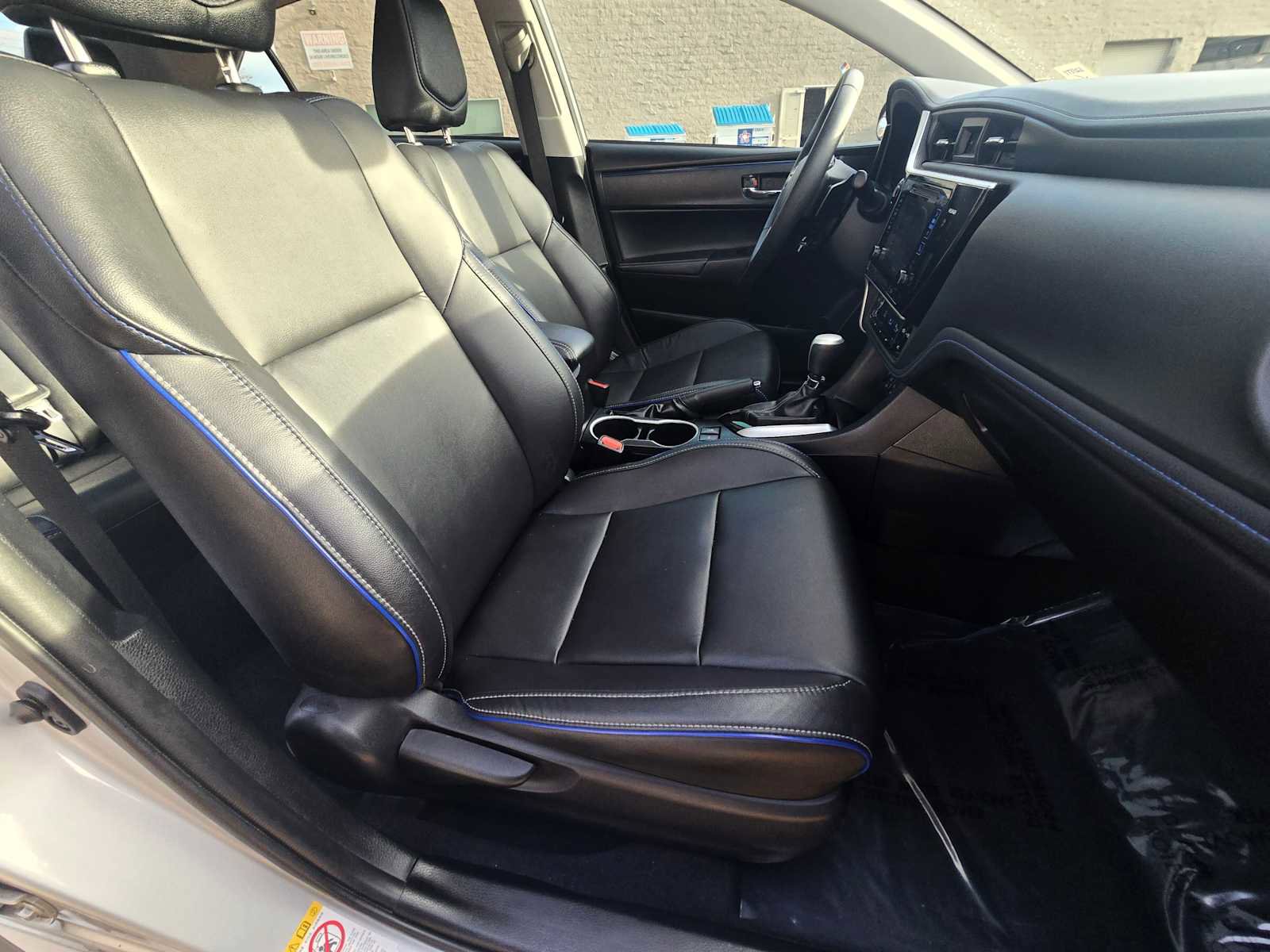 Used 2017 Toyota Corolla XSE image 11