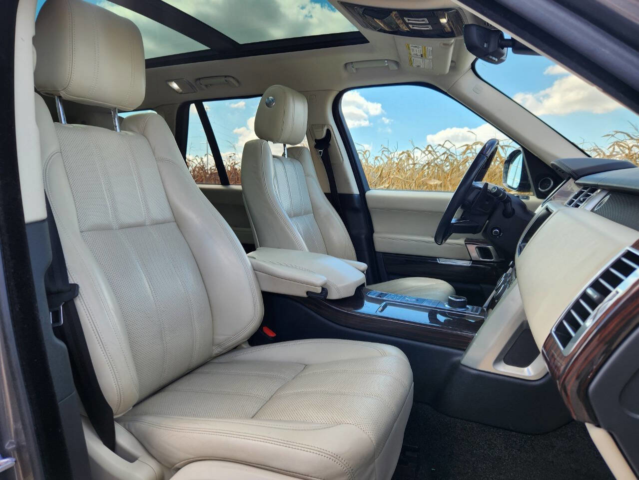 Used 2017 Land Rover Range Rover Supercharged image 9